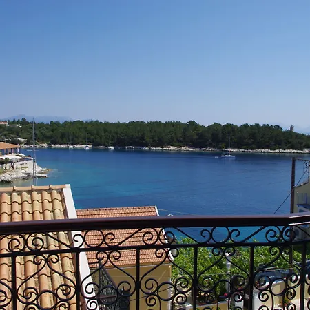Faros Apartament *