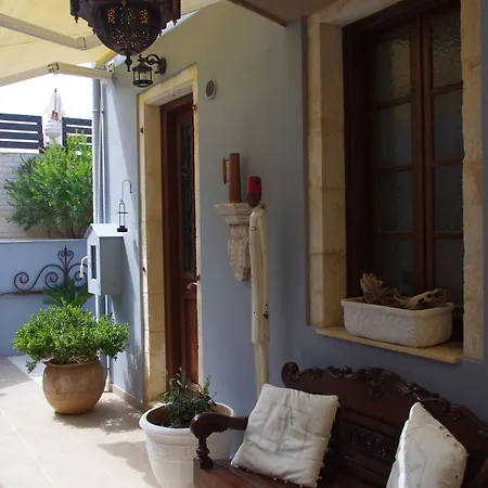 Faros Apartment *
