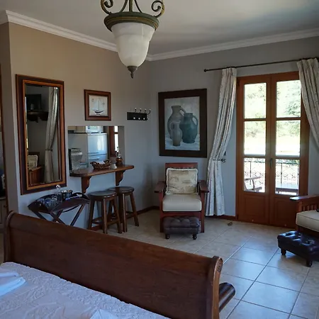 Faros Apartment *